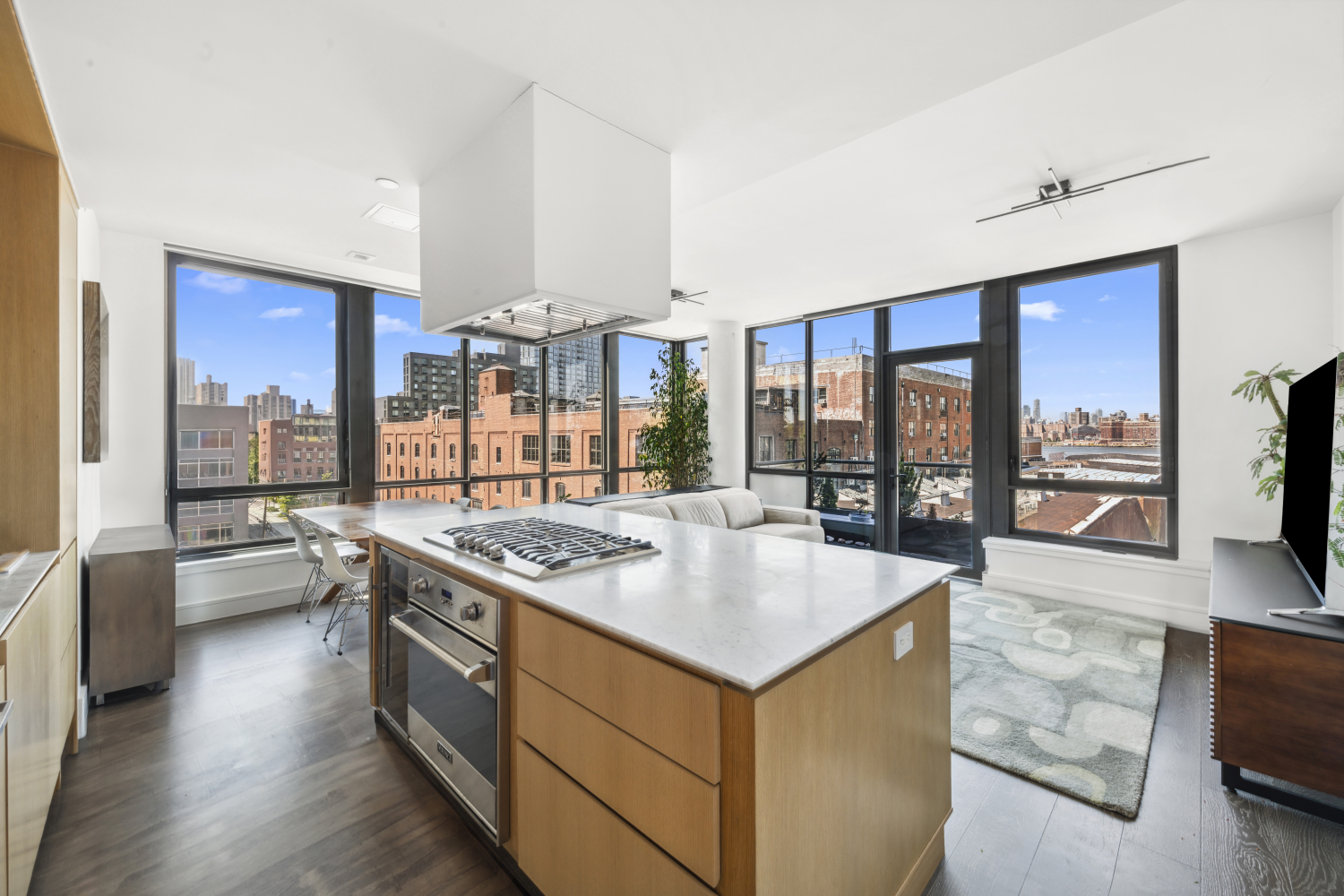 50 GREENPOINT Avenue 6H