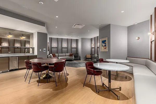 1 CLINTON Street 19A