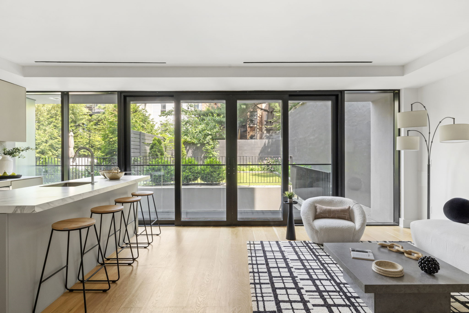153 GREEN Street 1B
