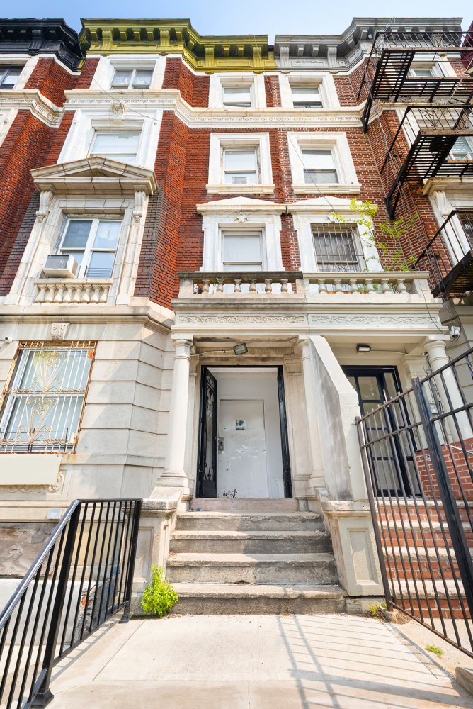 717 EASTERN Parkway