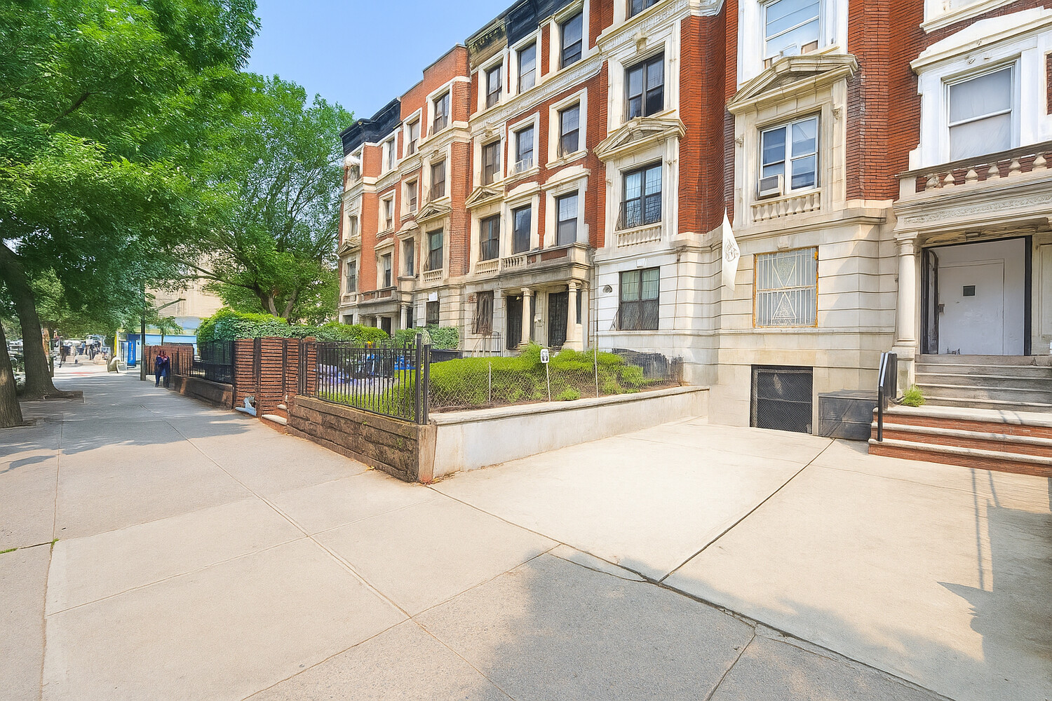 717 EASTERN Parkway