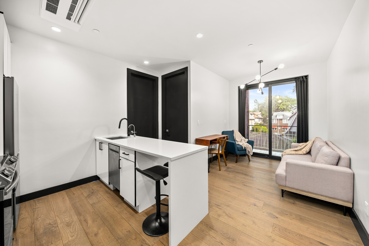 785 E 34TH Street 2C