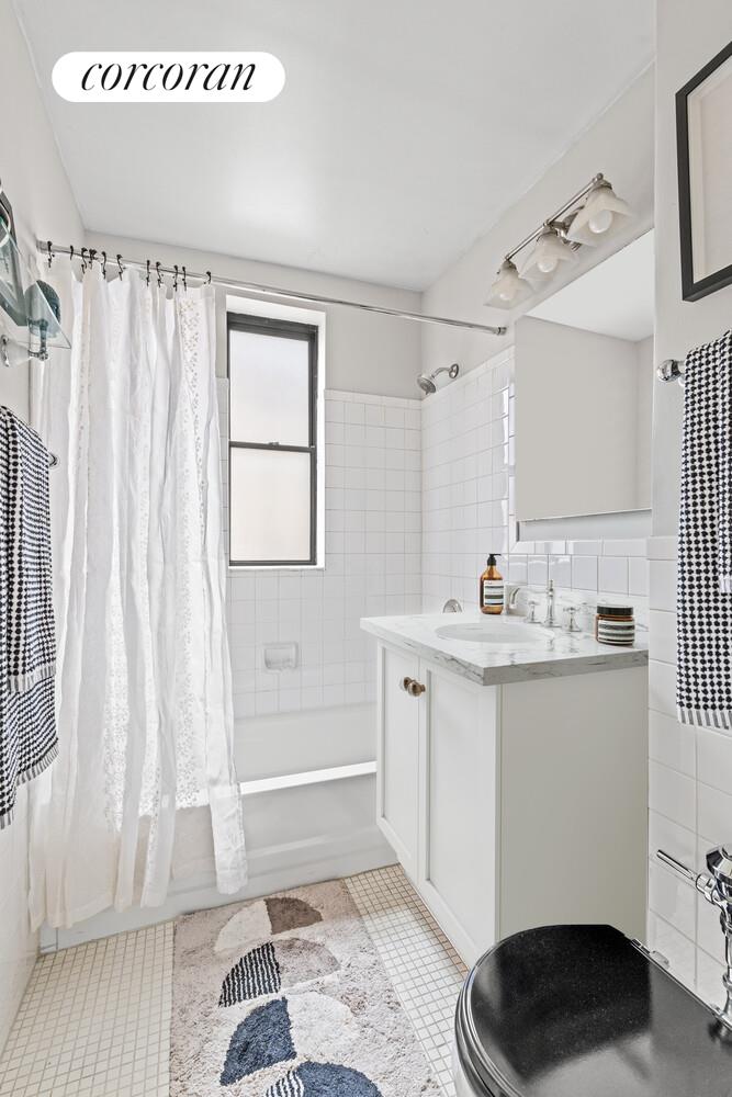 45 5TH Avenue 16C