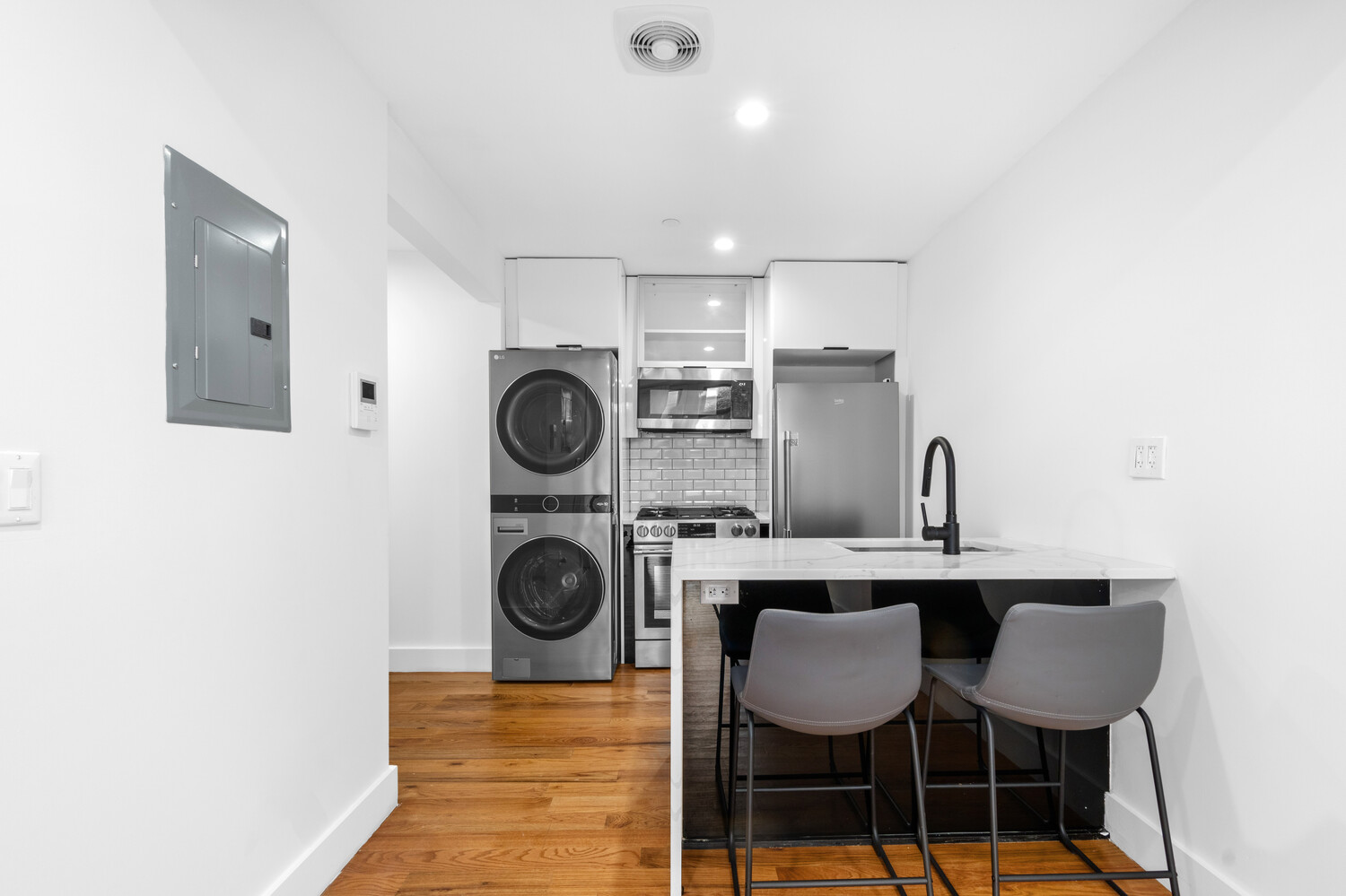 514 MAPLE Street 2B