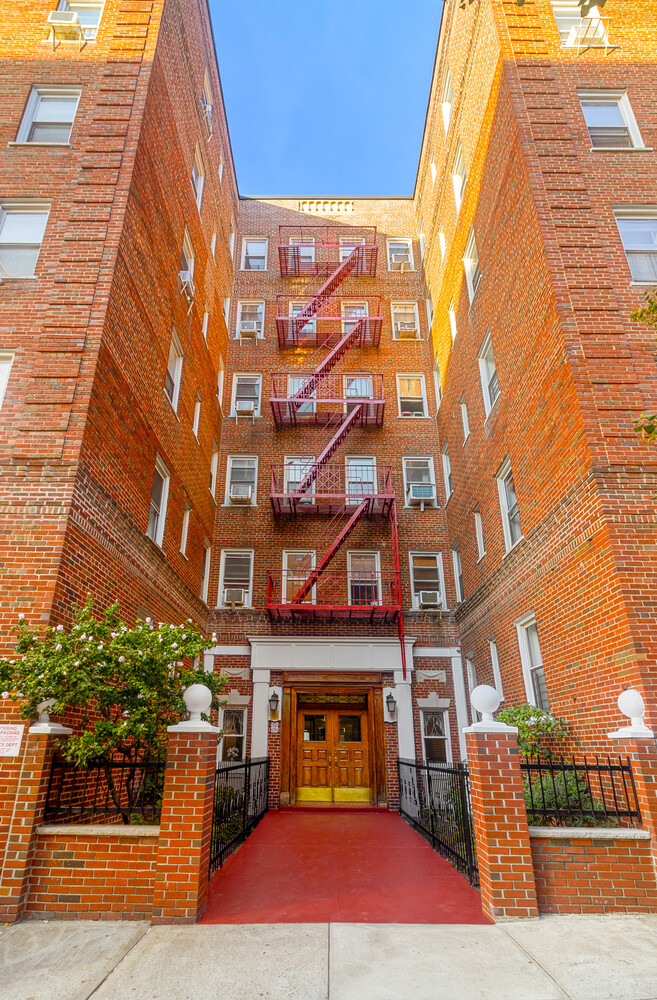 63-109 SAUNDERS Street 3A