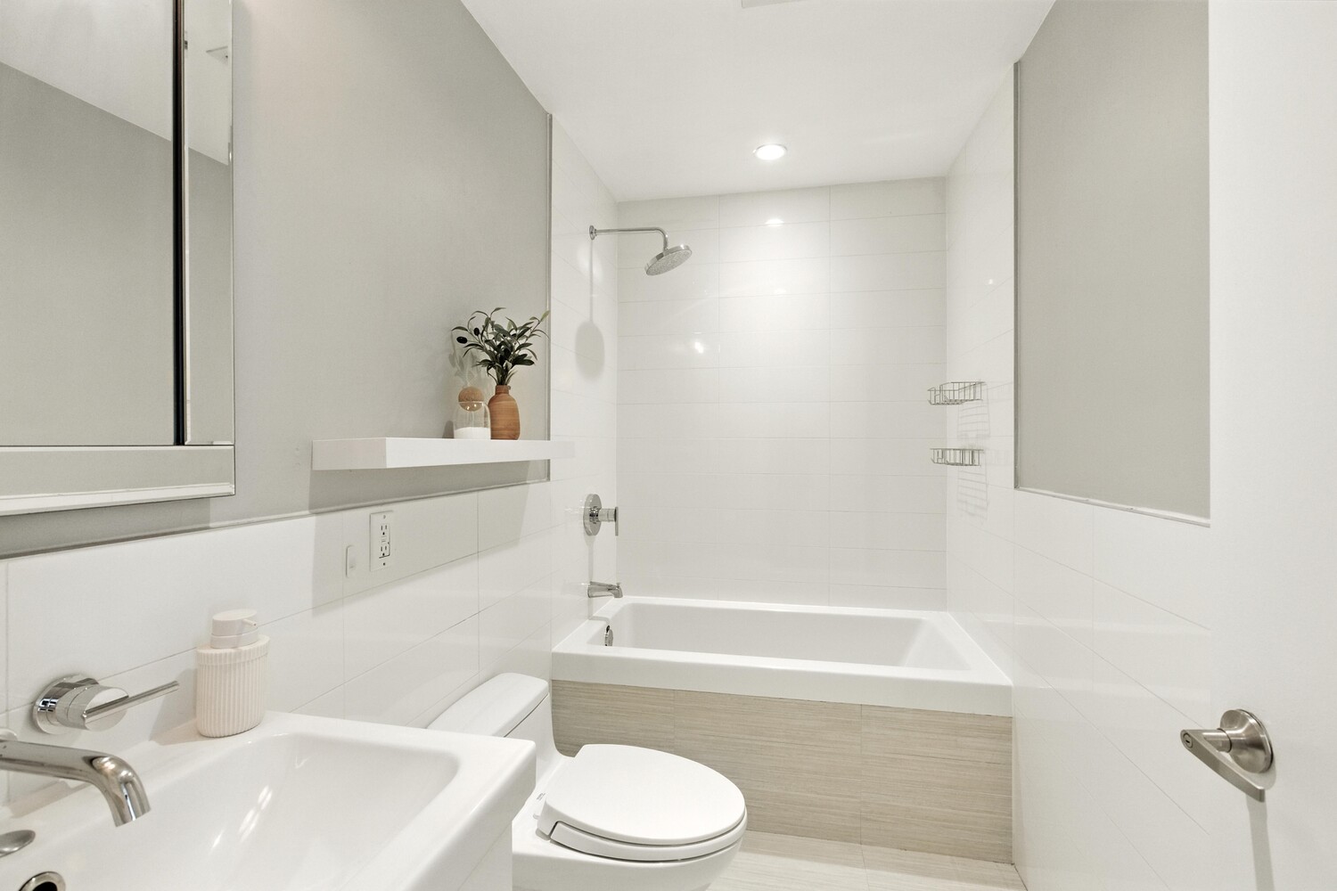 152 WITHERS Street 2B