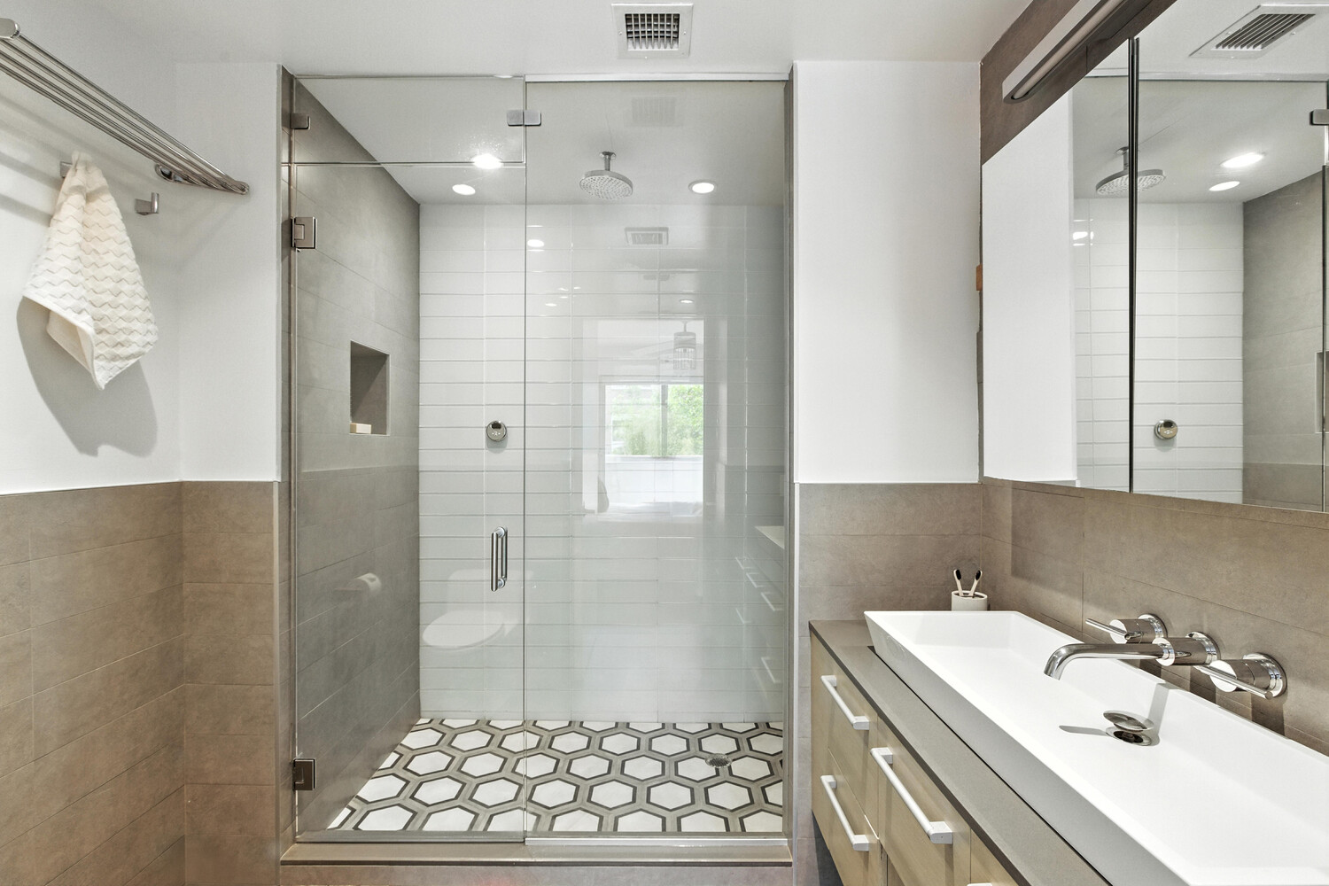 152 WITHERS Street 2B