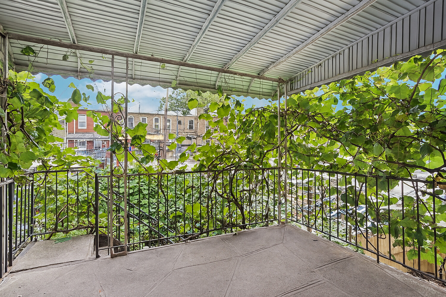 2052 E 29TH Street
