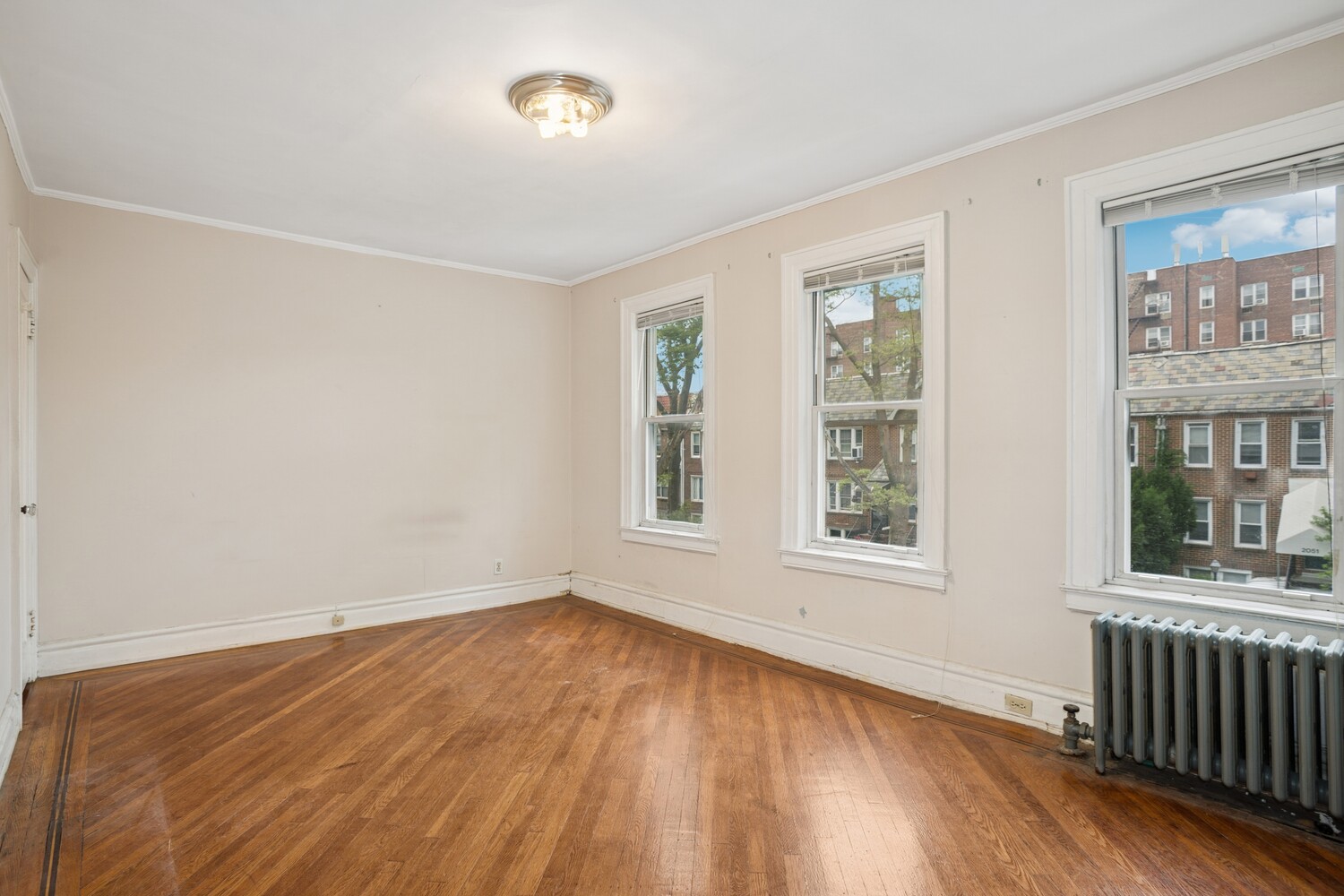 2052 E 29TH Street