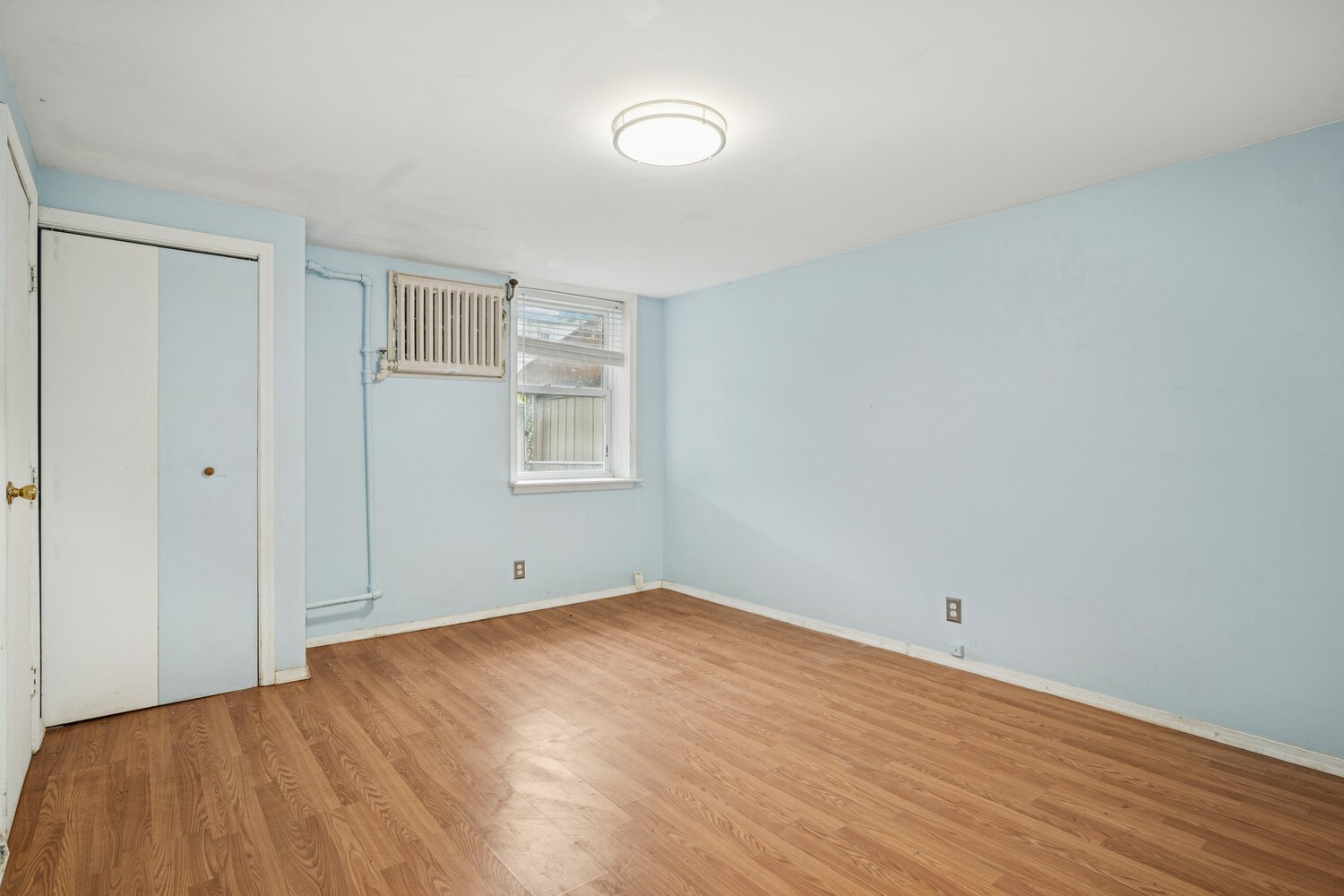 2052 E 29TH Street