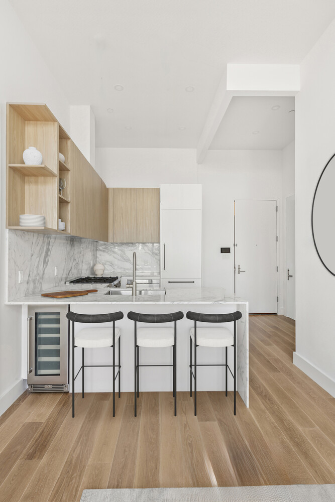 1019 HANCOCK Street 4B