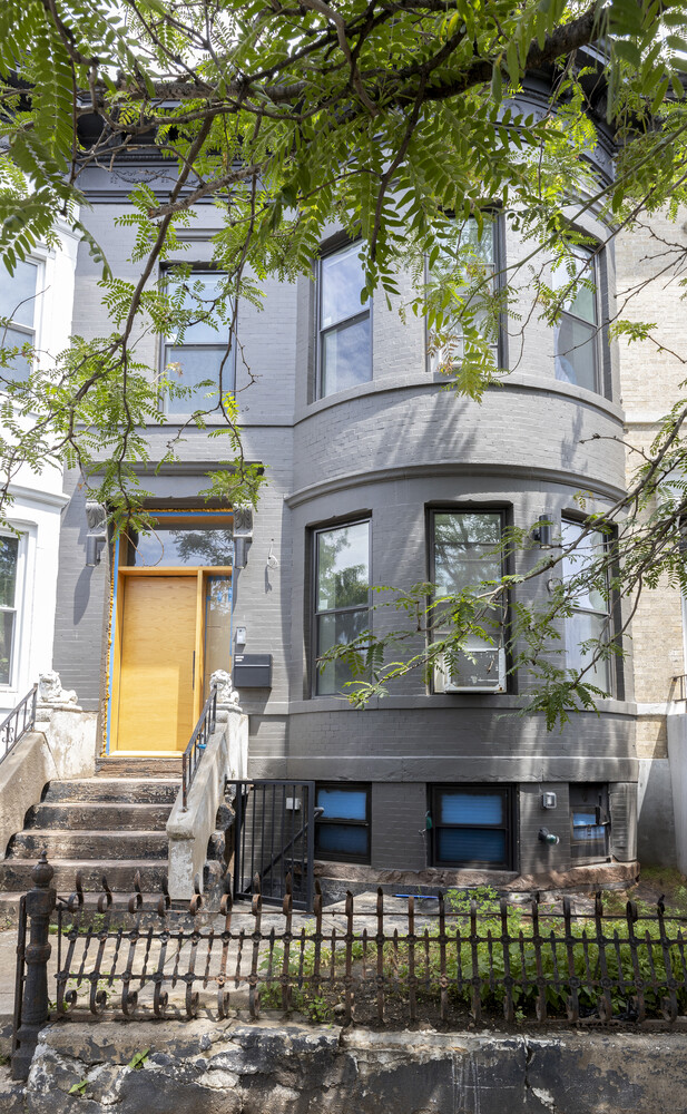 1423 PARK Place