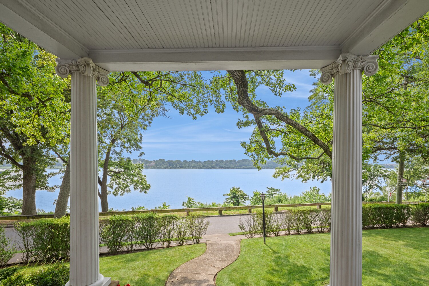 28 SHORE Road