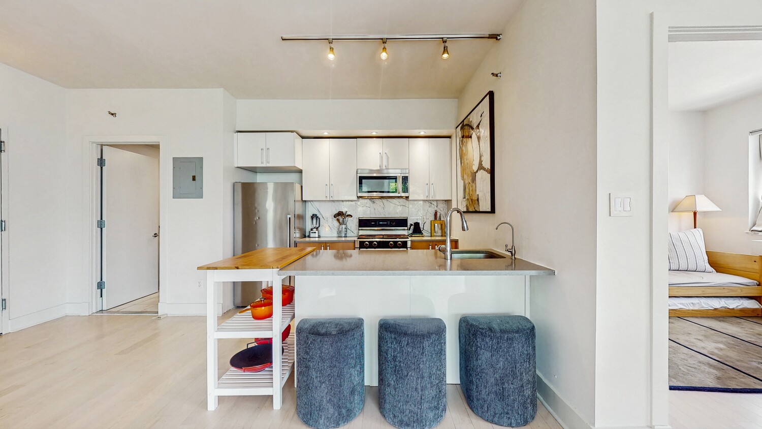 100 MASPETH Avenue 5C