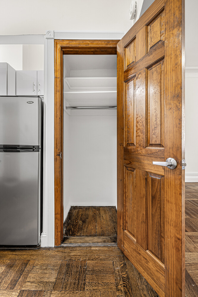 284 5TH Avenue 7D