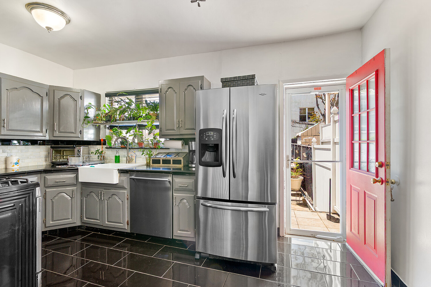 2036 W 10TH Street
