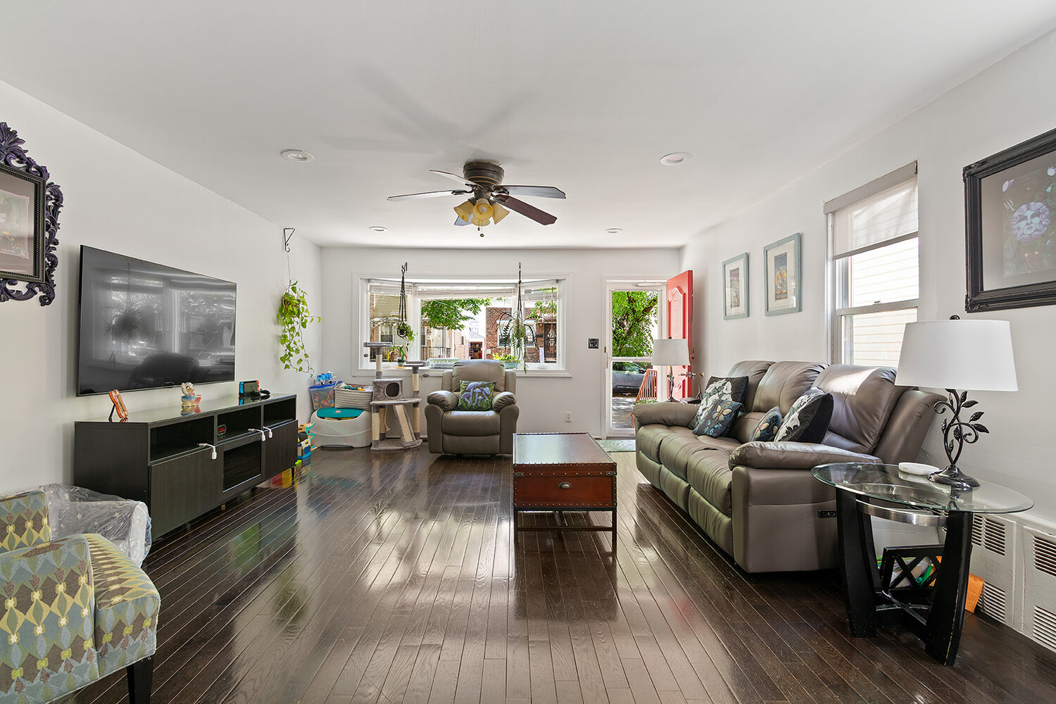 2036 W 10TH Street