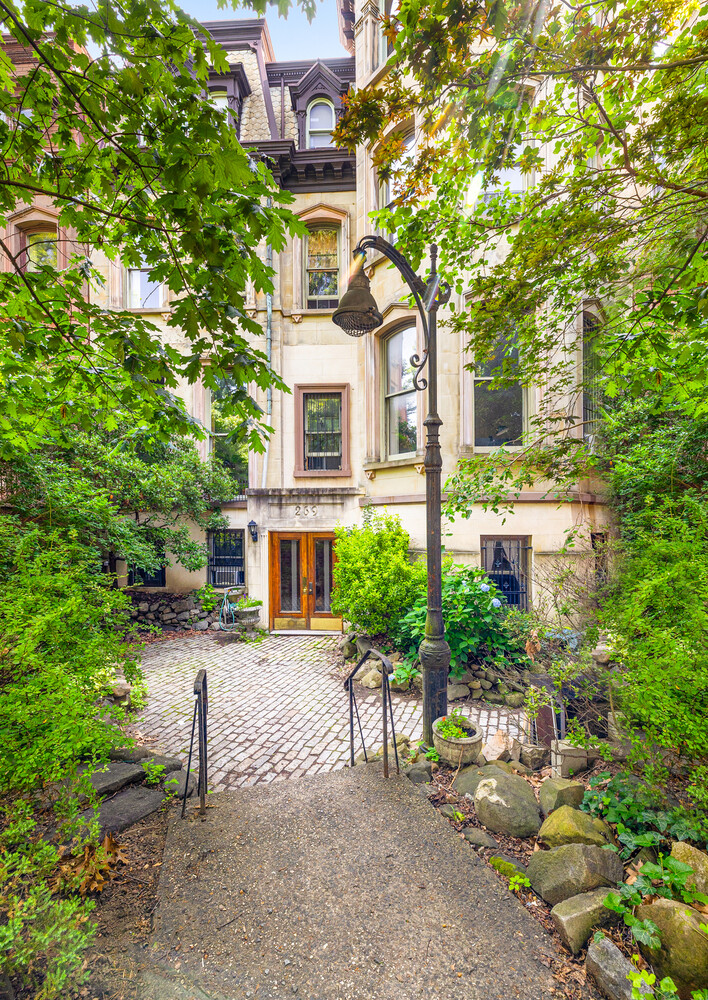 269 CLINTON Avenue A3