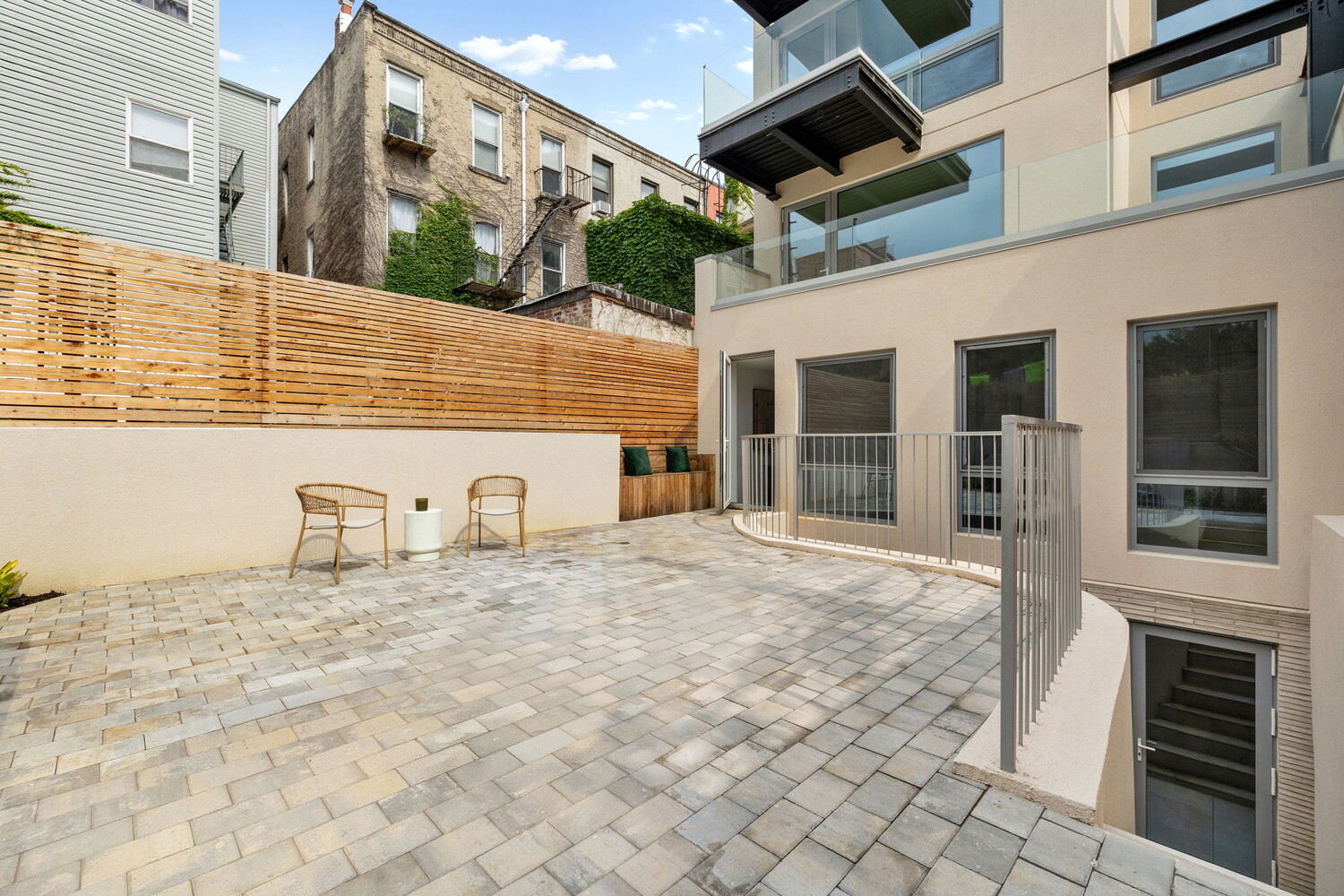 123 MESEROLE Avenue GARDEN