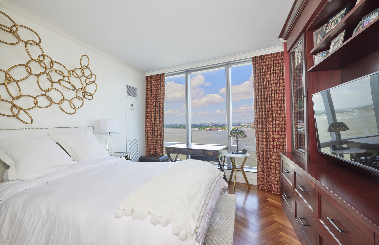 10 LITTLE WEST Street 18A