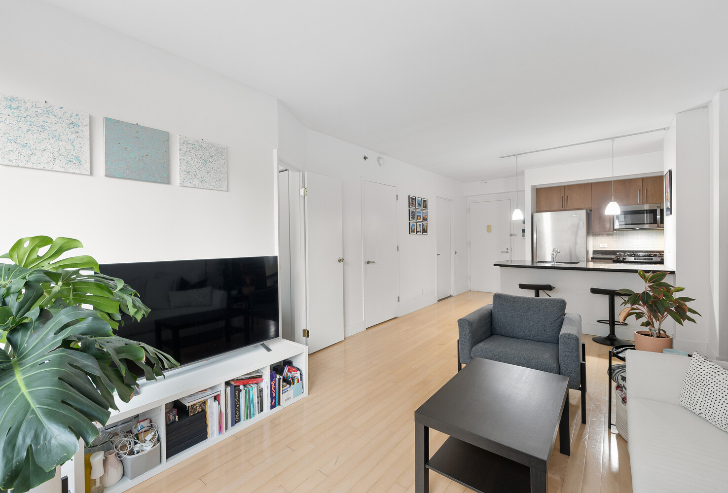 242 E 25TH Street 7C