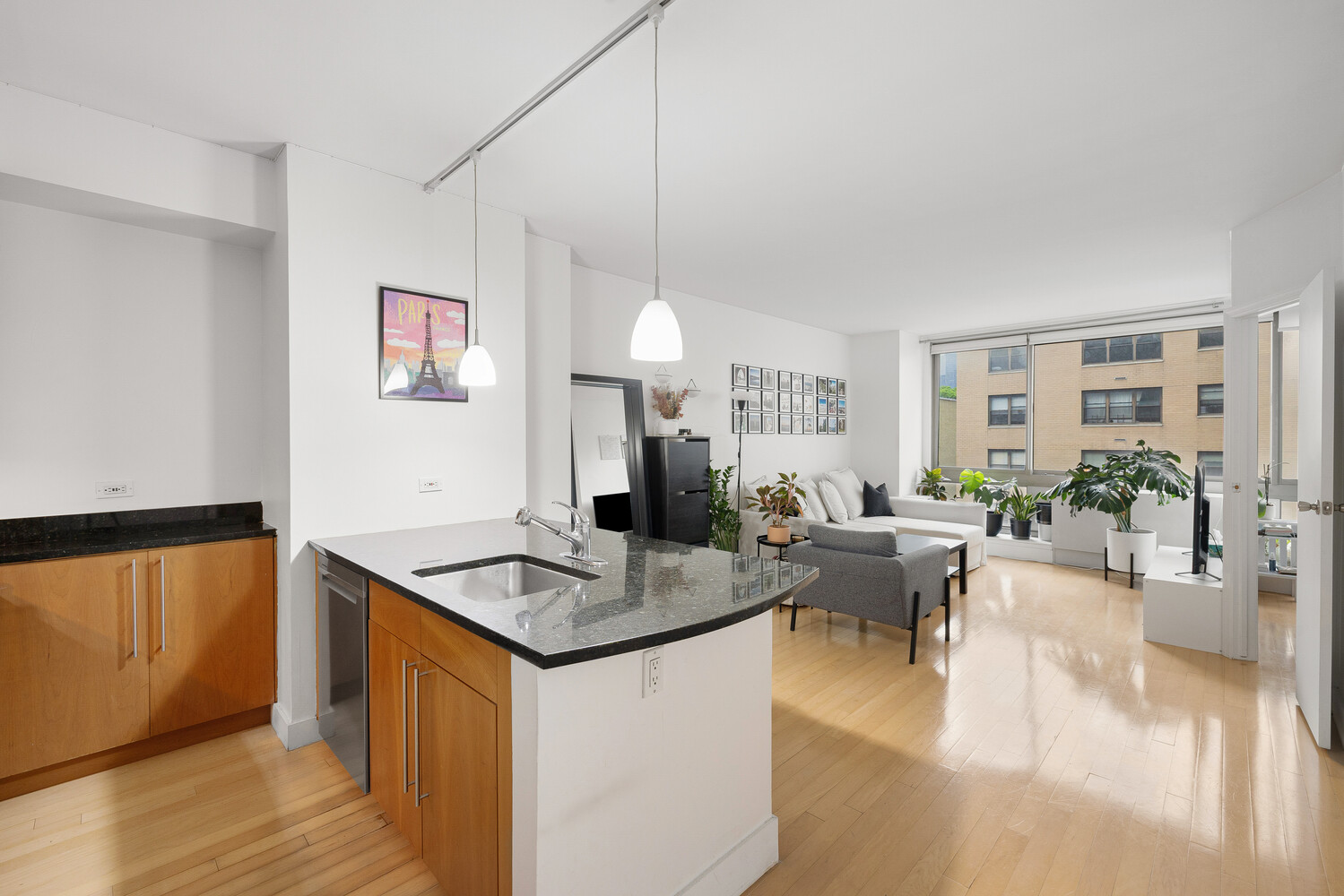 242 E 25TH Street 7C