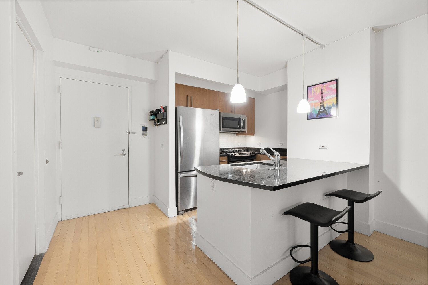 242 E 25TH Street 7C