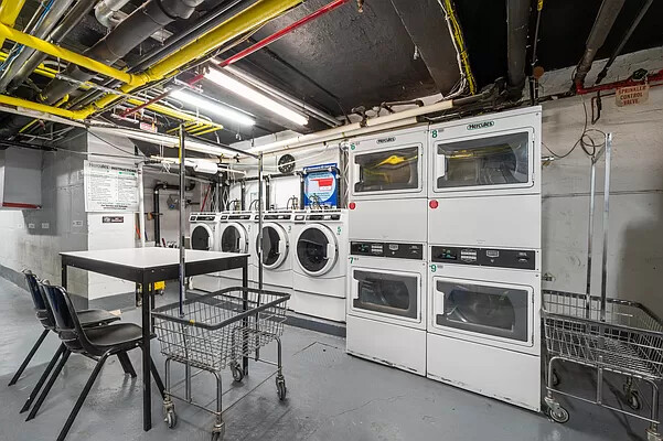 350 E 54TH Street 3K