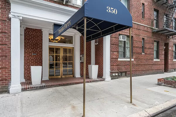 350 E 54TH Street 3K
