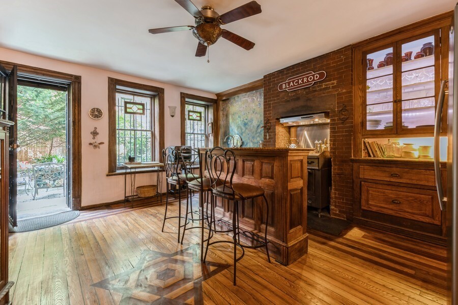 11 W 121ST Street