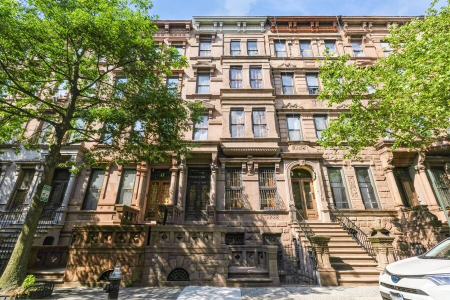 11 W 121ST Street