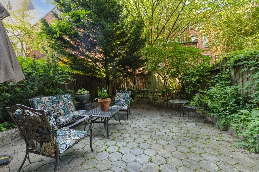 11 W 121ST Street