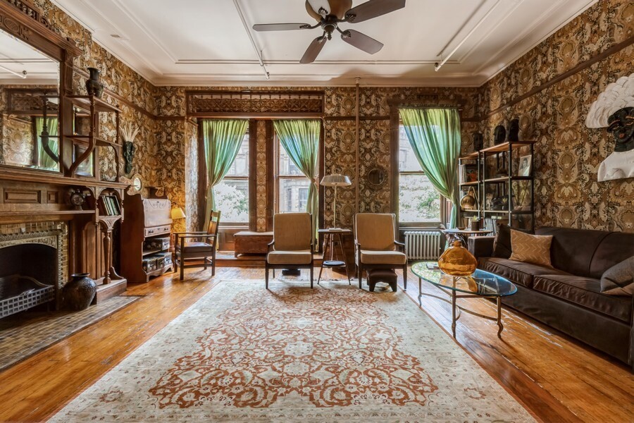11 W 121ST Street