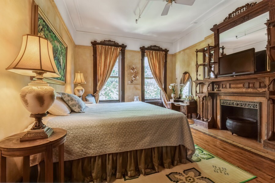 11 W 121ST Street