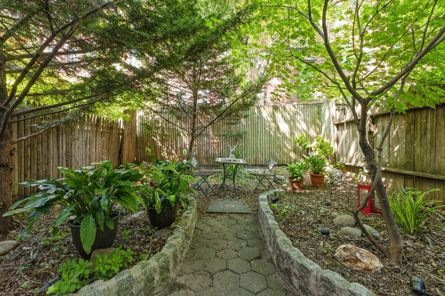 11 W 121ST Street