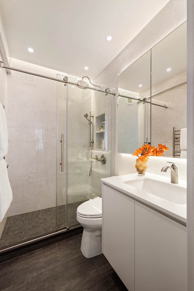 111 E 30TH Street 20A