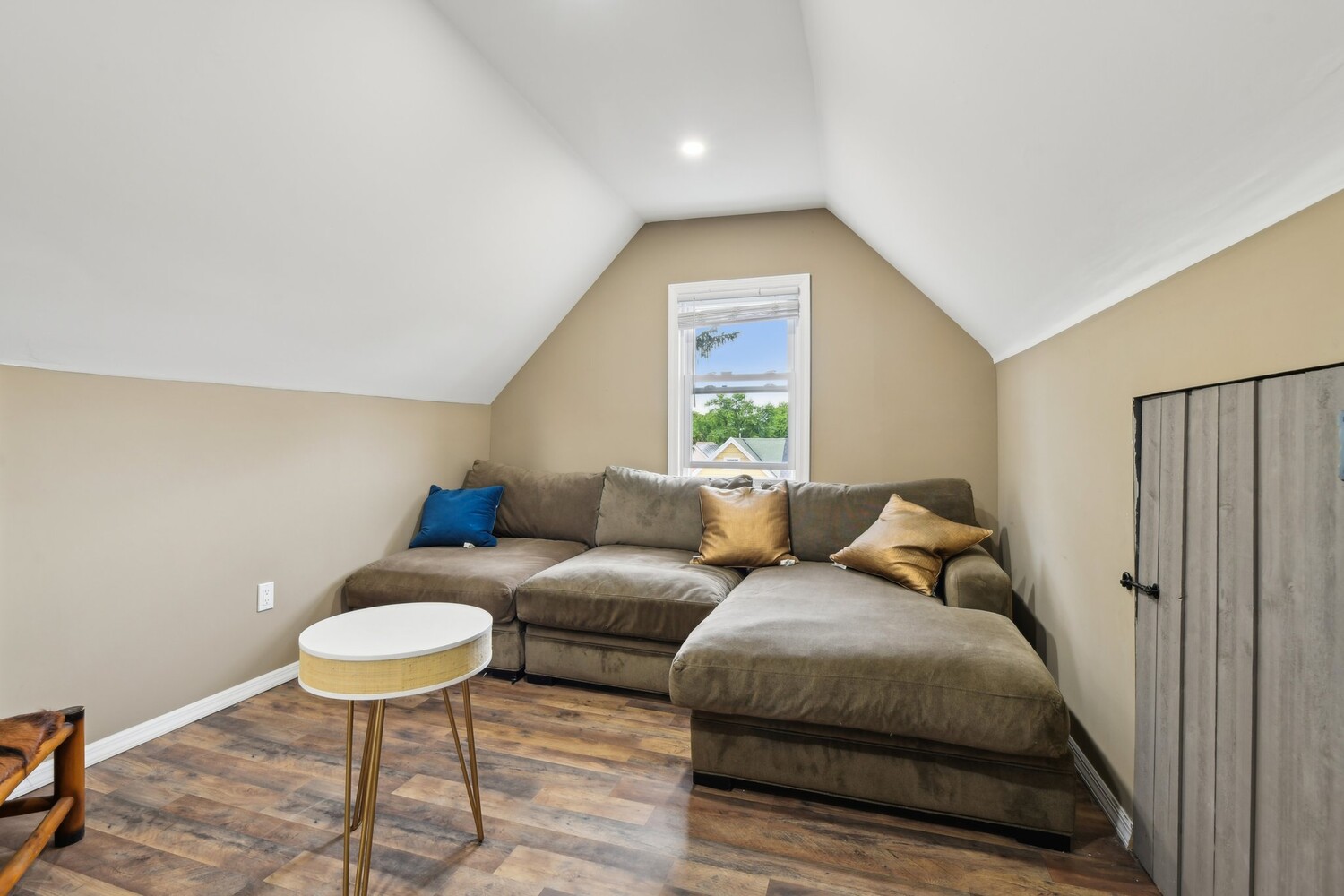 620 E 40TH Street