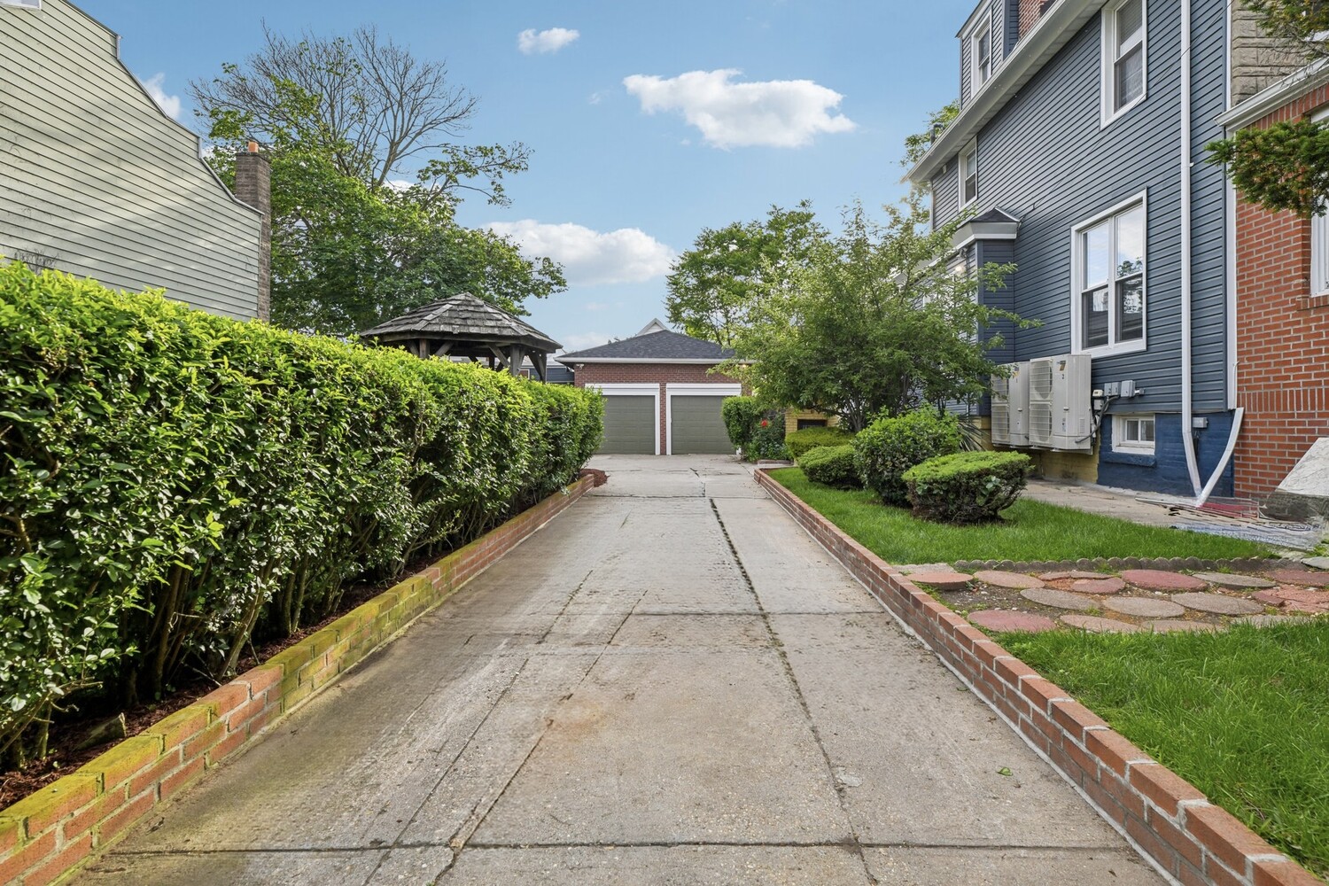 620 E 40TH Street