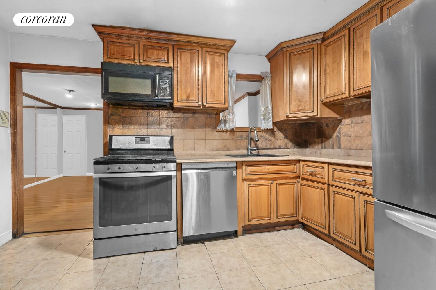 377 MAC DONOUGH Street