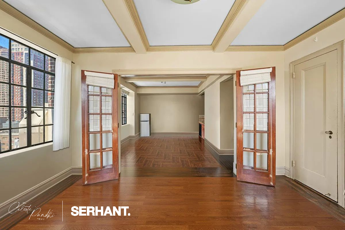 320 E 42ND Street 2318