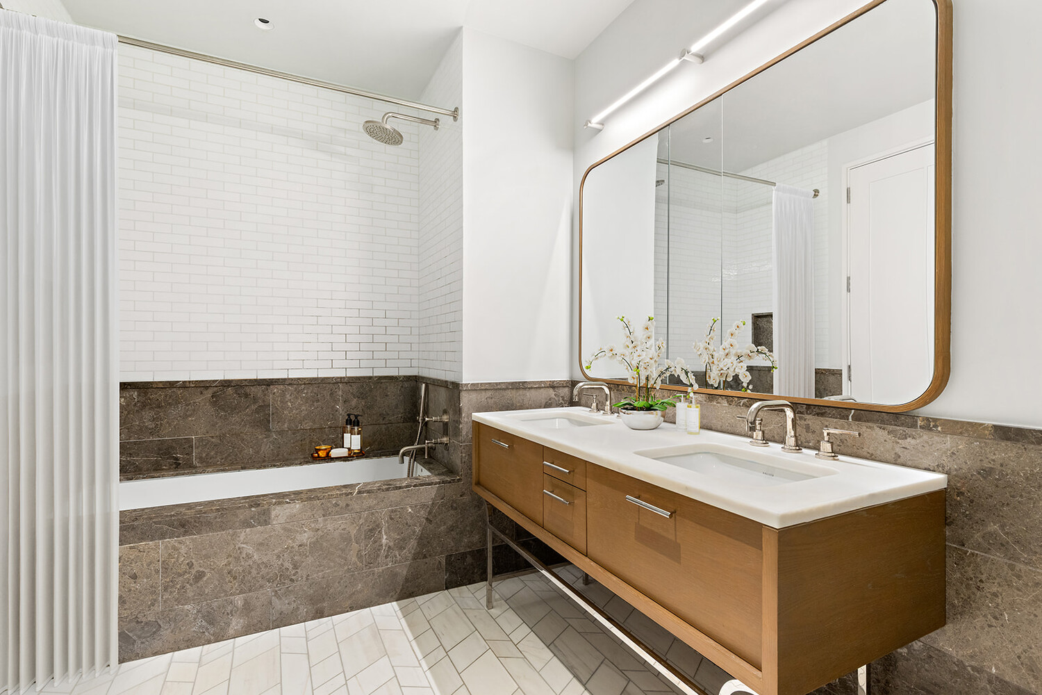 1 CLINTON Street 15B