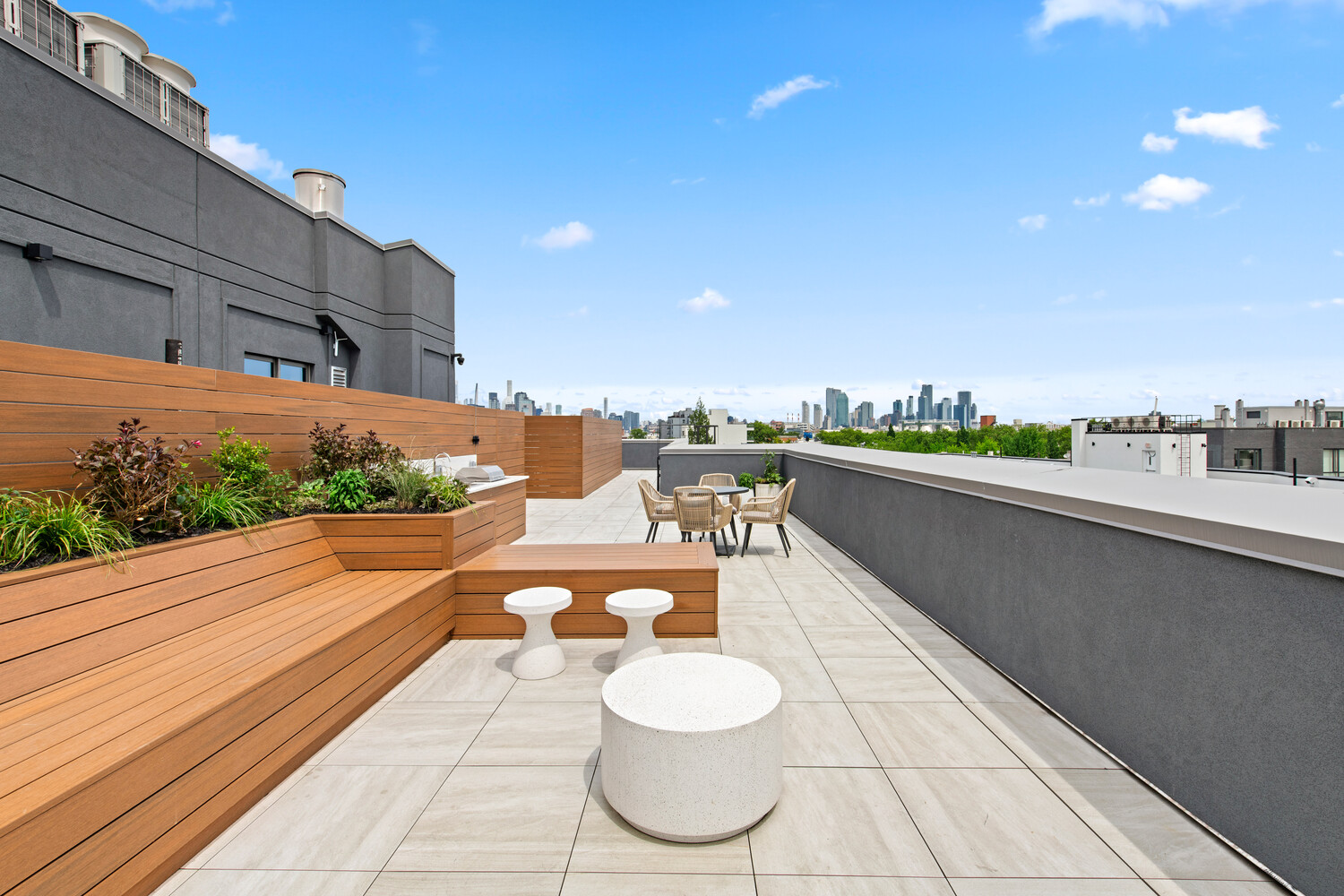 65 ECKFORD Street 2T