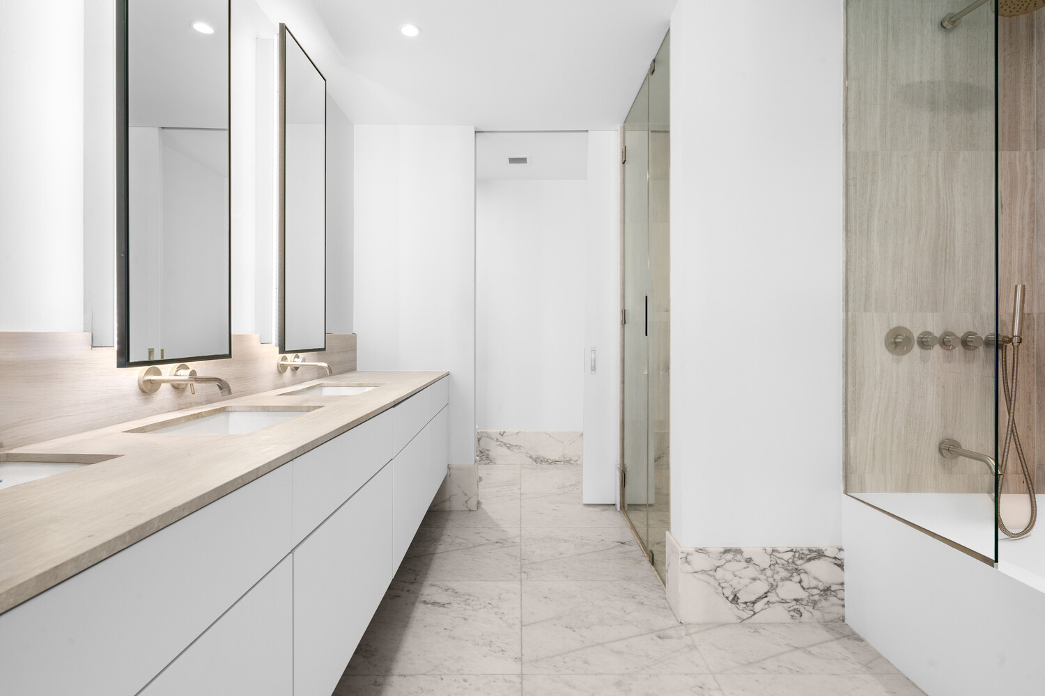429 KENT Avenue L63