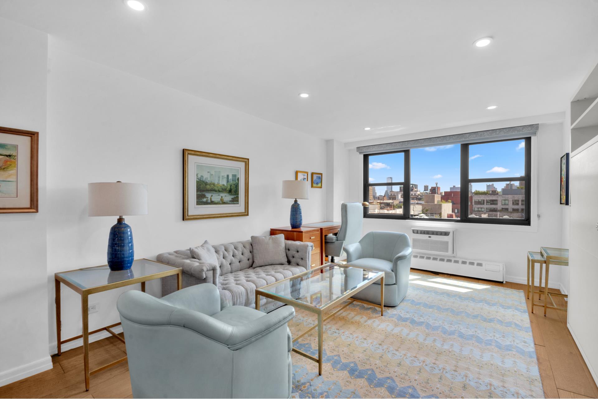 210 E 15TH Street 10E