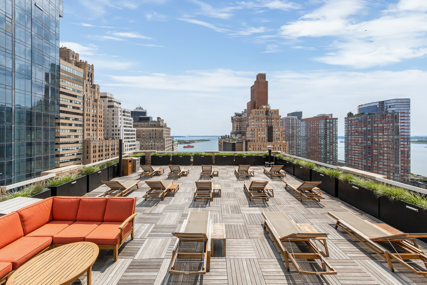 88 GREENWICH Street 604