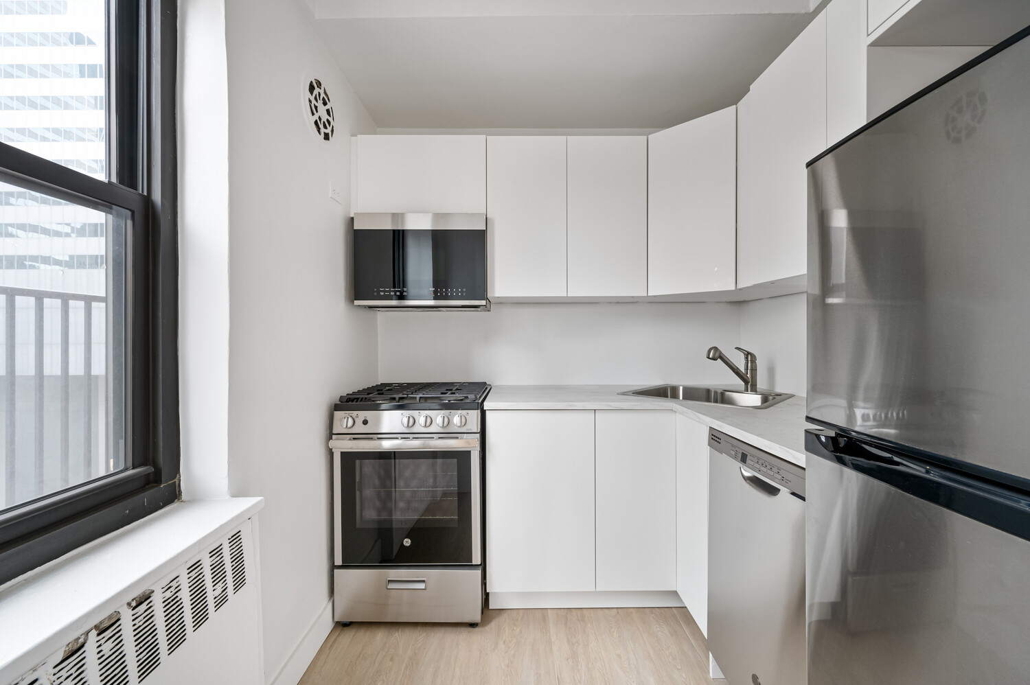 135 E 54TH Street 16E
