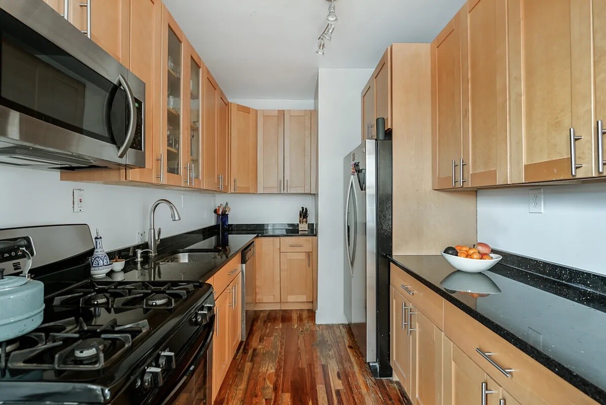 176 SEELEY Street 1D