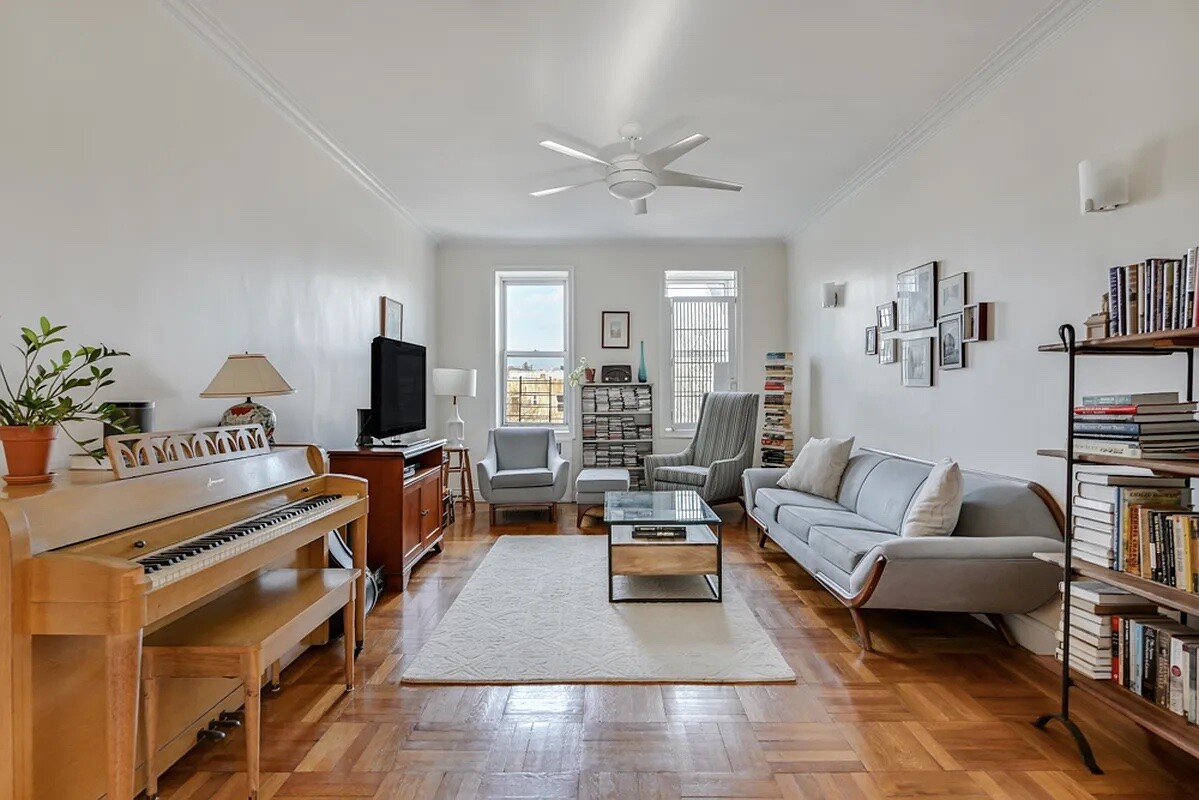 176 SEELEY Street 1D