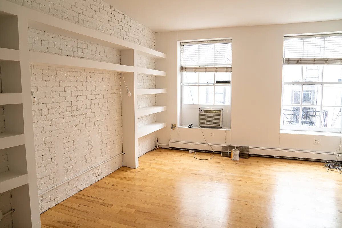 422 W BROADWAY PH