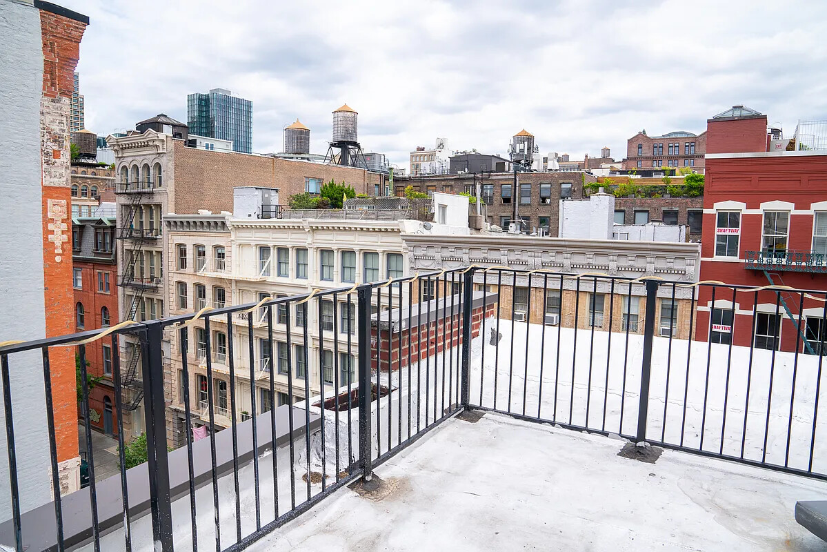 422 W BROADWAY PH